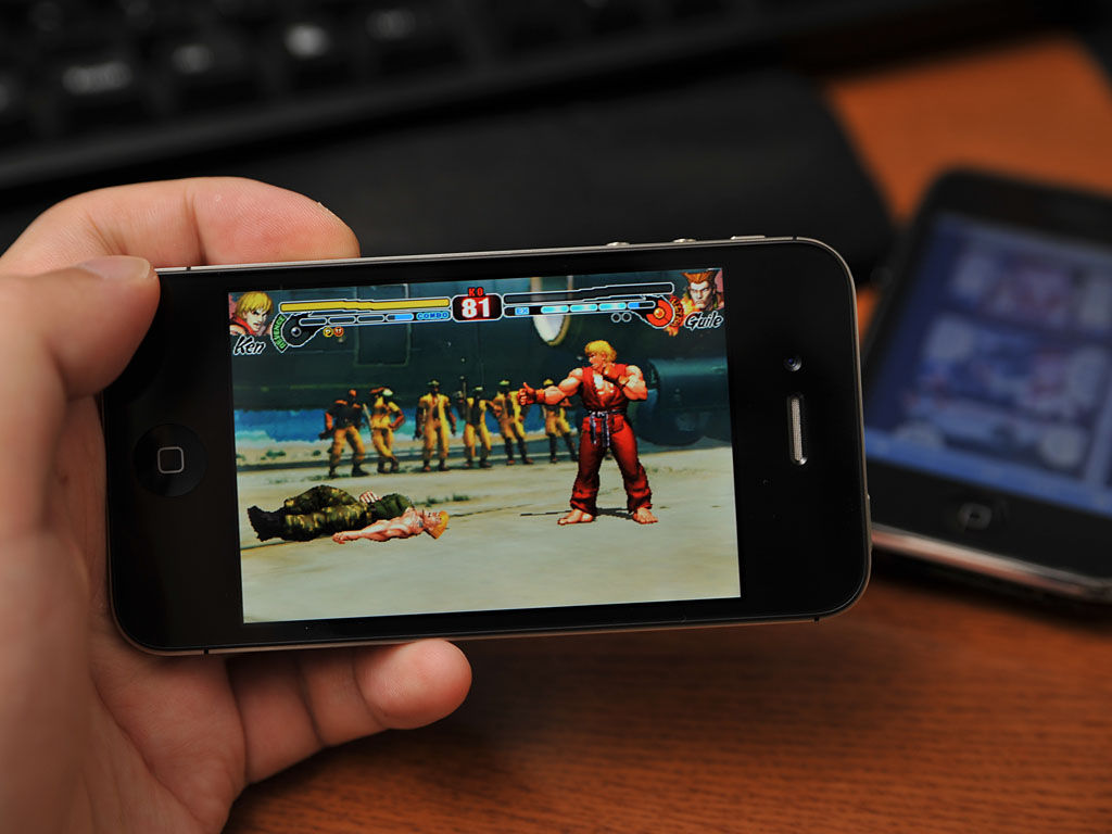 パンチラ ロリ  iPhone 4SとPS Vita狂想曲 : しおいんですけど