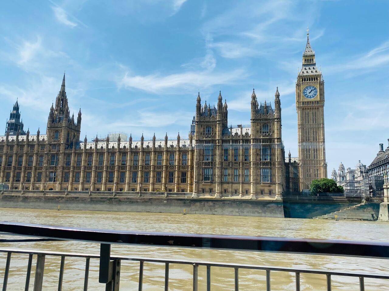 ファーストクラスでロンドン旅 Vol 8 令 現役サラリーマンが副業で時間付きの収入を得ながら マイルで世界中をタダで旅するブログ