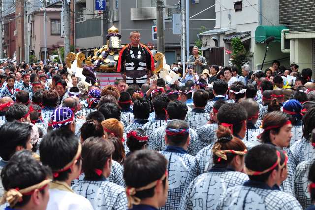 徒然 観音うらのしっぽな 三社祭 本社神輿三之宮渡御 ２ 浅草象潟町会さん その一