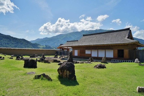 会所に面した庭園