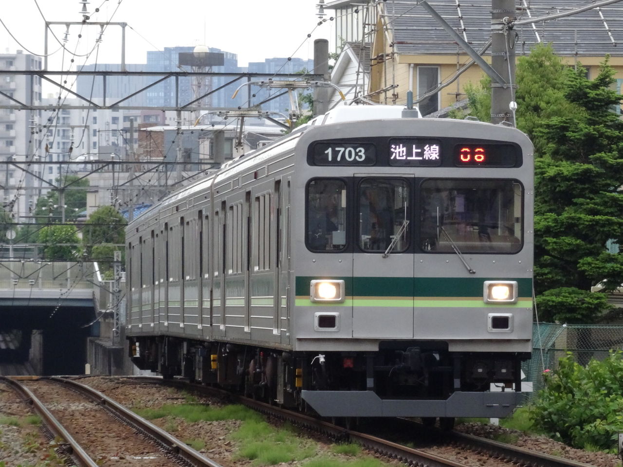 鉄道車両の内装紹介 関東私鉄 城南方面 : 日常の中にも非日常