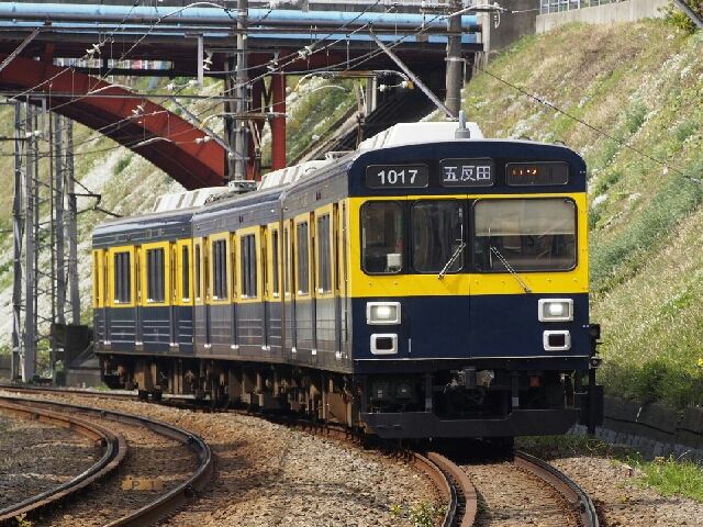 鉄道車両の内装紹介 関東私鉄 城南方面 : 日常の中にも非日常