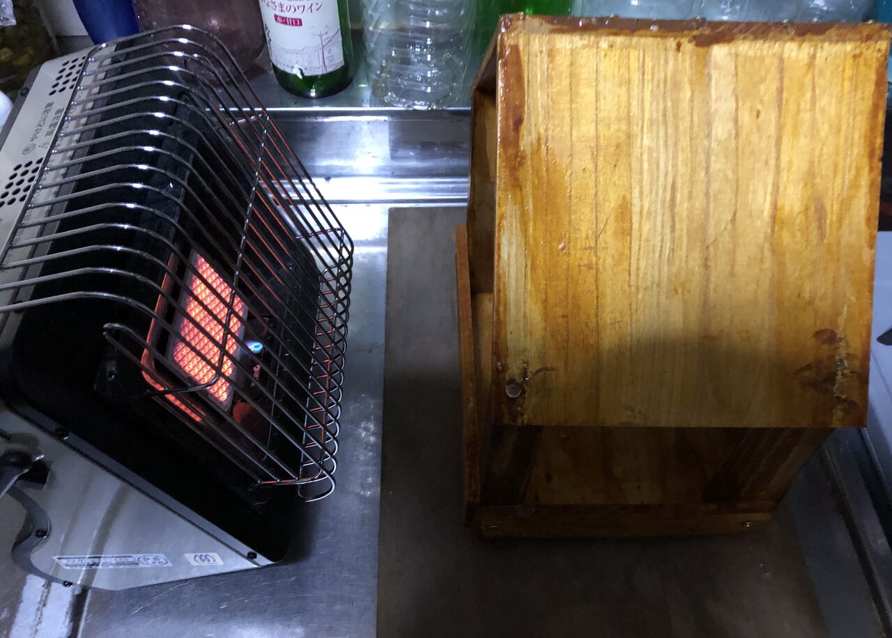 ダイソーの板材を使って鳥のエサ台 バードフィーダー を作ってみた 自由研究にもいいかも ナナシのライフスタイルblog ダイソーの板材を使って鳥のエサ台 バードフィーダー を作ってみた 自由研究にもいいかも ナナシのライフスタイルblog
