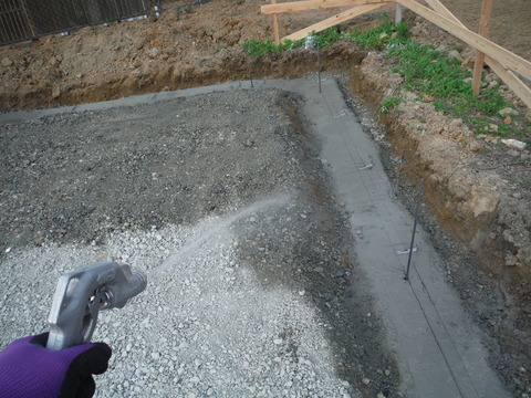 新築建築時のシロアリ予防工事土壌処理2