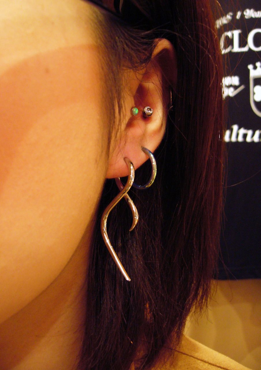 ピアスのコーディネート サンプルその20・・・は特別編（前編） : 茶