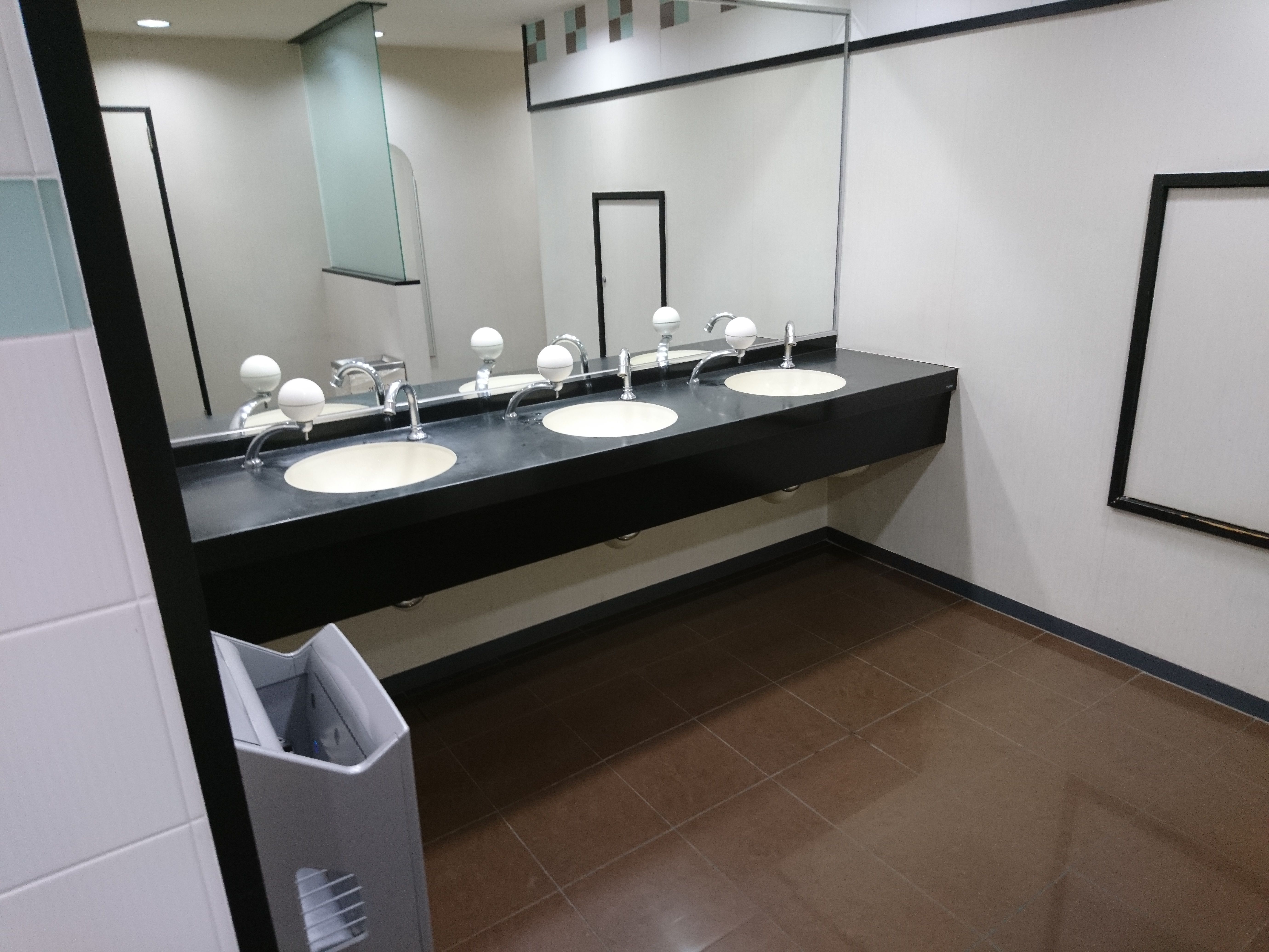 後編】ODAKYU 湘南 GATE : Shirokuma Bihitasu的トイレガイド。˙ᴥ˙ 後編】ODAKYU 湘南 GATE : Shirokuma Bihitasu的トイレガイド。˙ᴥ˙