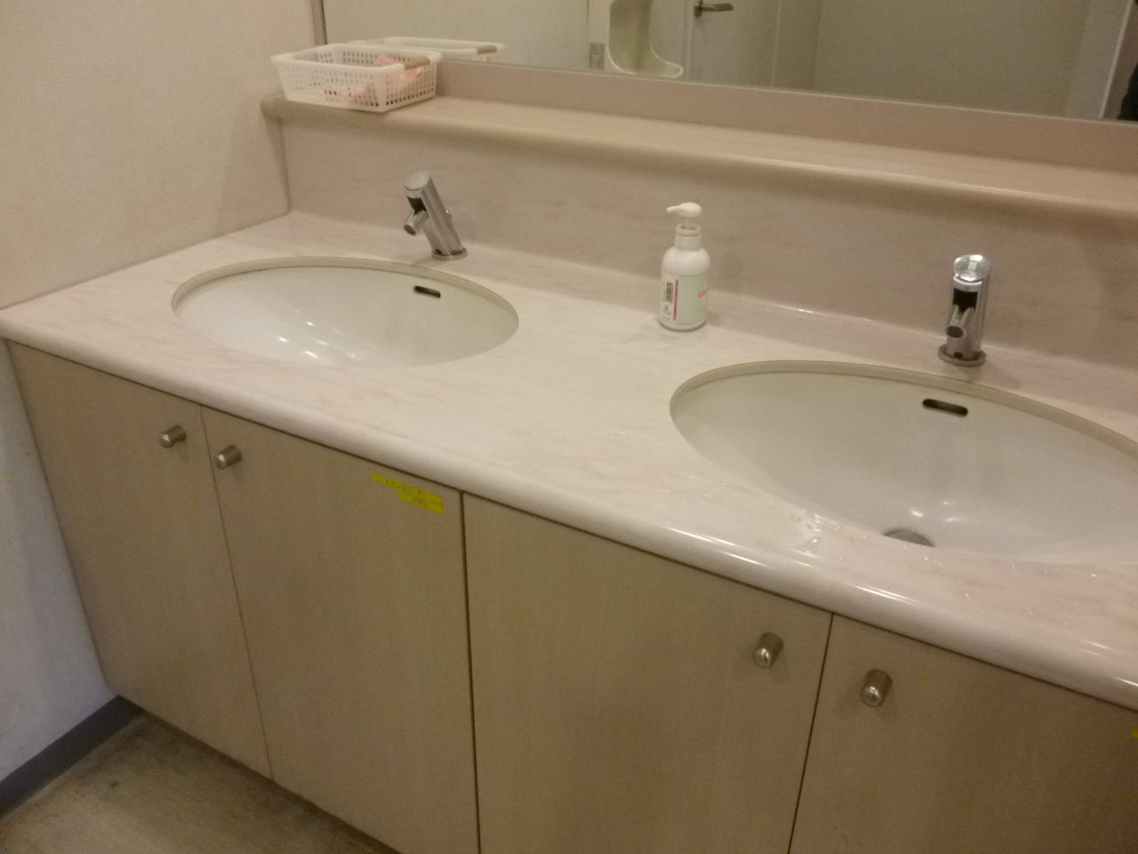 bookoff plus 古淵駅前店 アパレル 家電館 shirokuma bihitasu的トイレガイド ᴥ