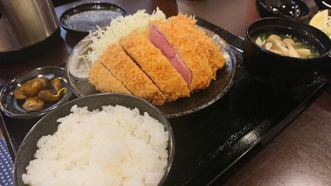 上尾 キセキ食堂でキセキの豚肉料理を食らう シロクマ市 広報課 上尾 キセキ食堂でキセキの豚肉料理を食らう シロクマ市 広報課