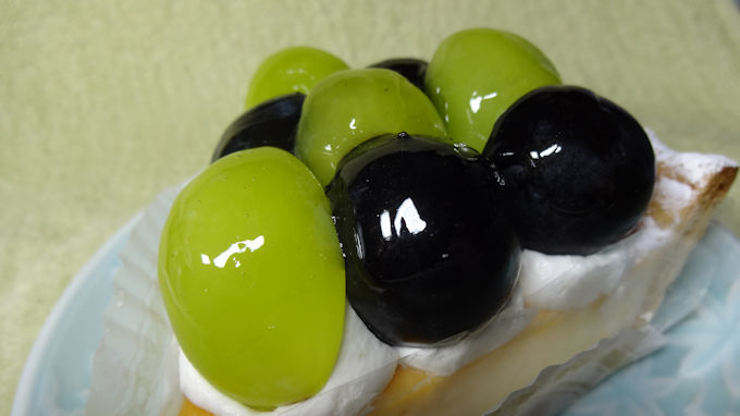 蓮田 不二家蓮田店で話題の ナガノパープル シャインマスカット のケーキを味わう シロクマ市 広報課 蓮田 不二家蓮田店で話題の ナガノパープル シャインマスカット のケーキを味わう シロクマ市 広報課