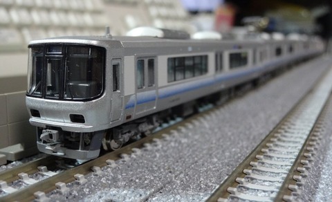 223系2500番台_全景