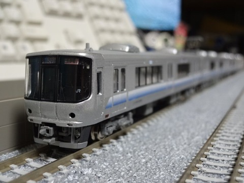 223系0番台_全景