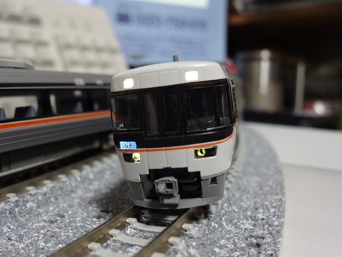 383系_6号車カーブ