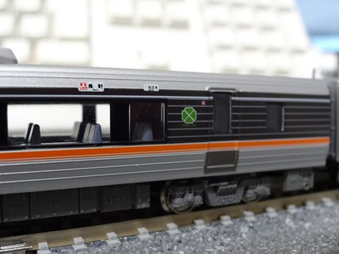 383系_1号車ドア周り