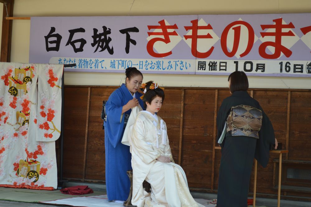 花嫁着付けショーから花嫁行列へ 白石まちづくり2 花嫁着付けショーから花嫁行列へ 白石まちづくり2