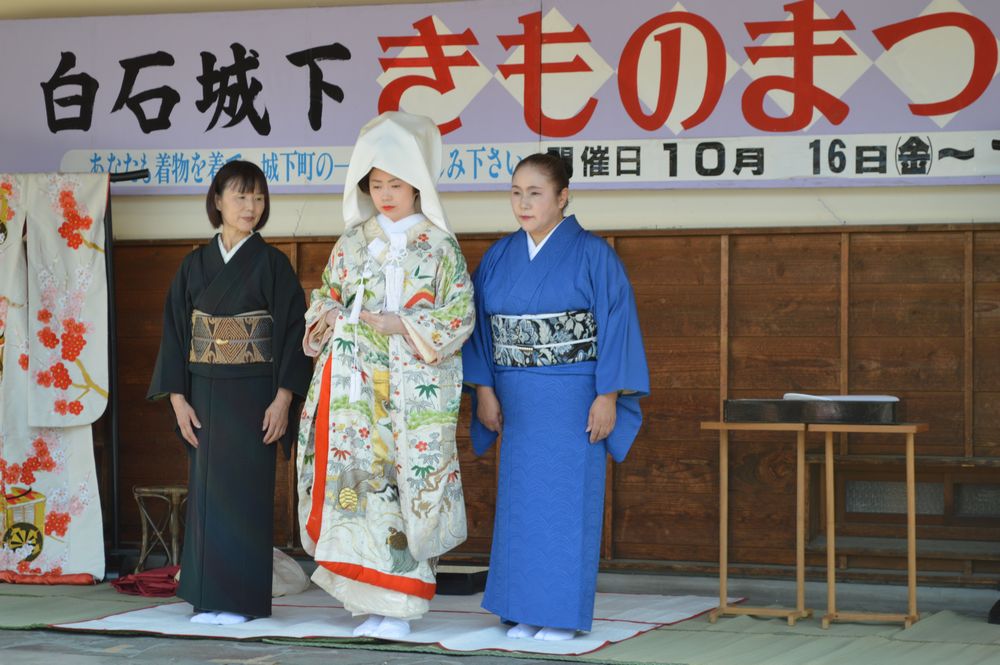 花嫁着付けショーから花嫁行列へ 白石まちづくり2 花嫁着付けショーから花嫁行列へ 白石まちづくり2
