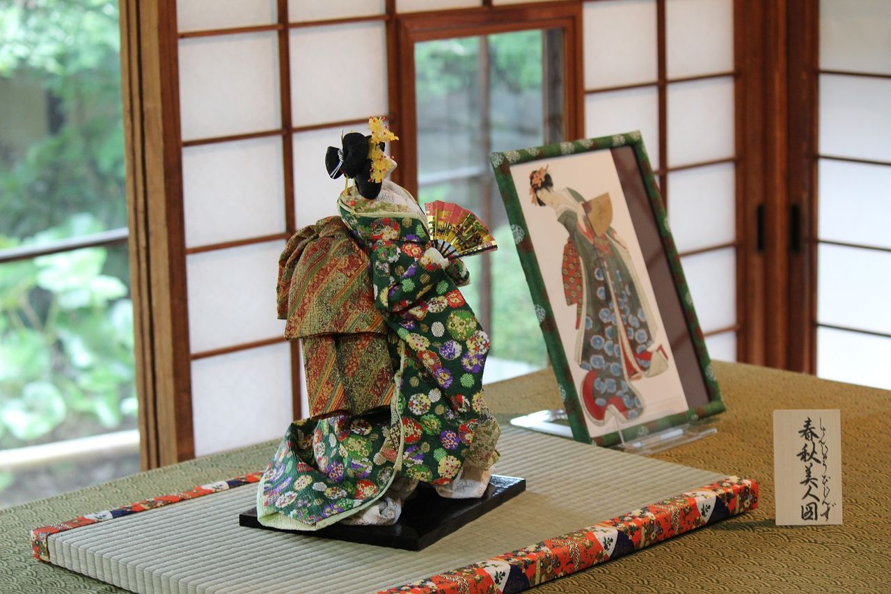 美し過ぎる 創作和紙人形展 始まってま す 白石まちづくり２