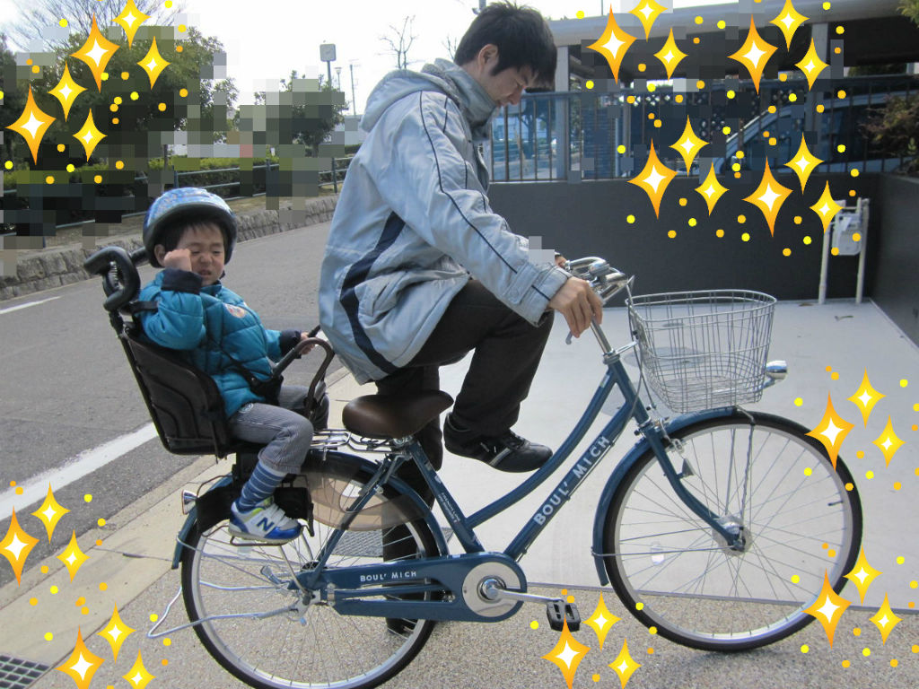 冬 雨の日 保育園 自転車