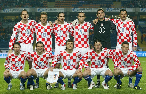 クロアチアの国旗とサッカーユニフォーム ミラノ駐在ブログ