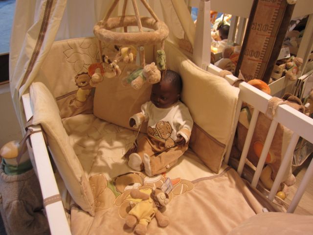 オランダの赤ちゃんグッズの店にて ミラノ駐在ブログ