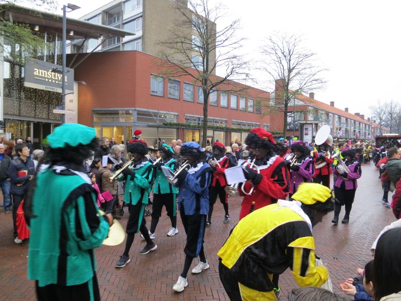 Sinterklaasのパレード In Amstelveenに行ってきた Amstelveen Blog