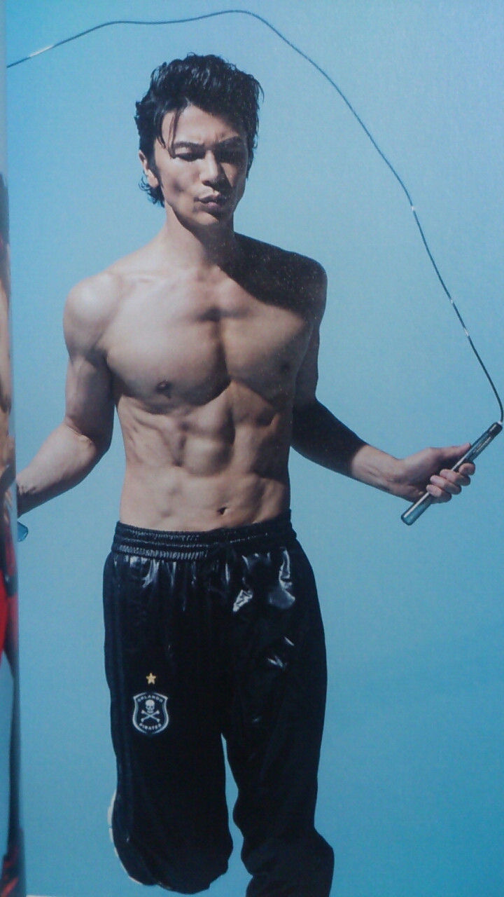 サッカー シャルケ04ｄｆ内田篤人 Anan で上半身ヌードの肉体美を披露 ２ 速報するお