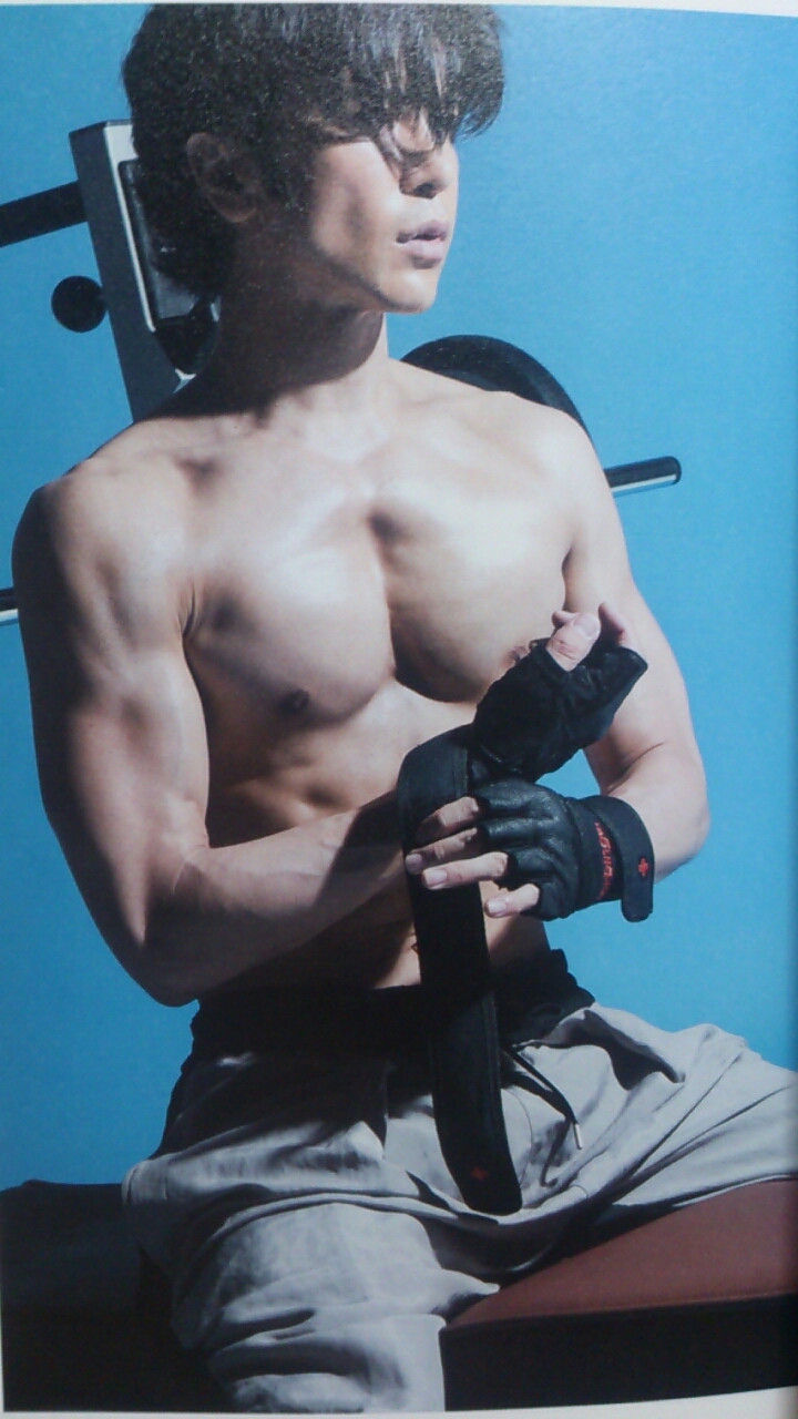 サッカー シャルケ04ｄｆ内田篤人 Anan で上半身ヌードの肉体美を披露 ２ 速報するお