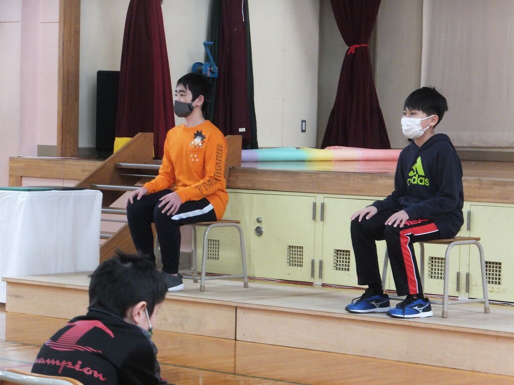 卒業式総練習 平取町立紫雲古津小学校 卒業式総練習 平取町立紫雲古津小学校