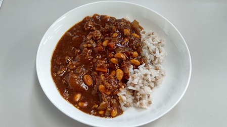 CENTER_0001_BURST20221128130837795_COVER