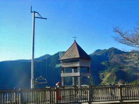 21890