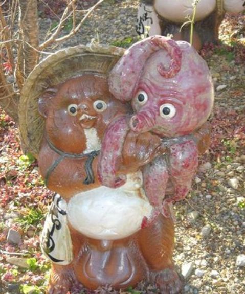 信楽焼きのタヌキが並ぶ たぬきの里 浄土宗 松洞山 林光寺 (静岡県袋井