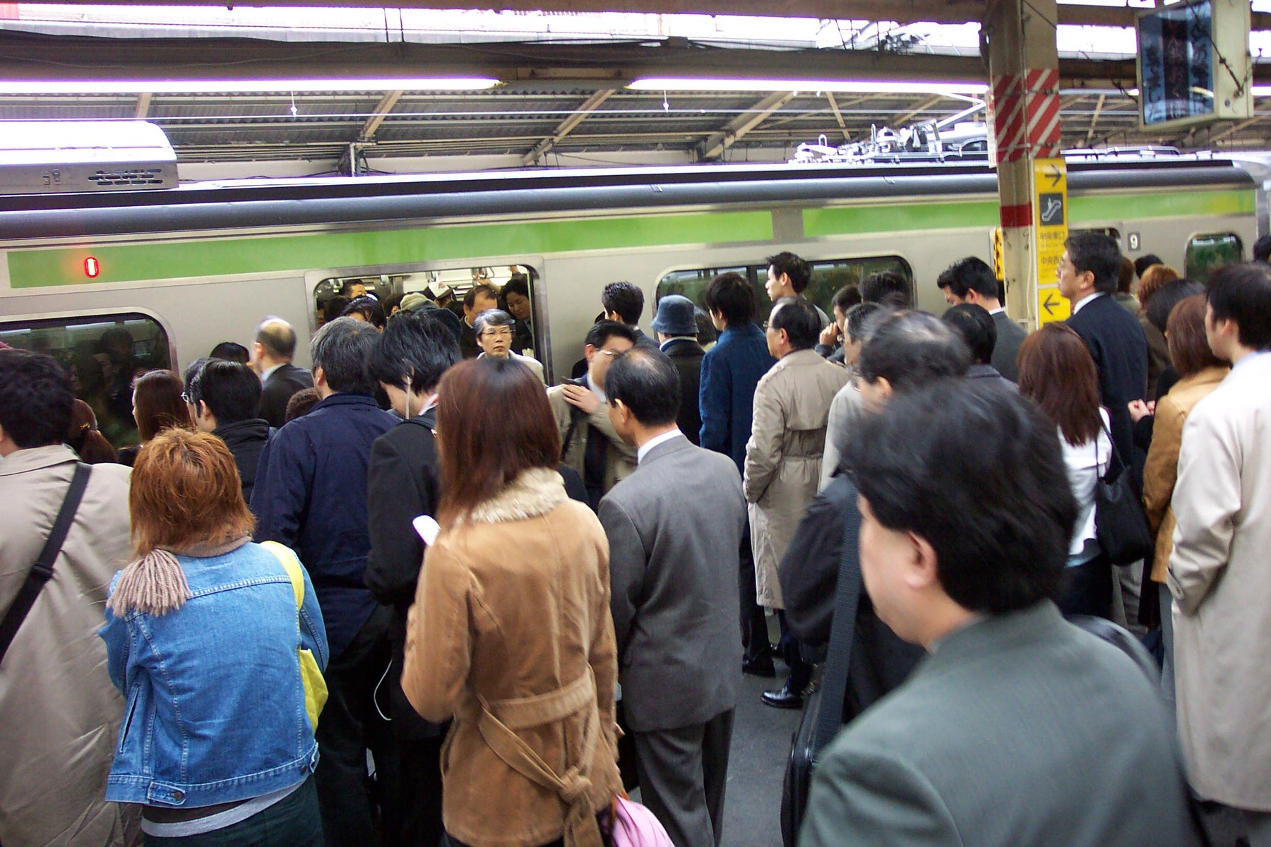 通勤ラッシュ対策にみるハードとソフト 山とitとエネルギー