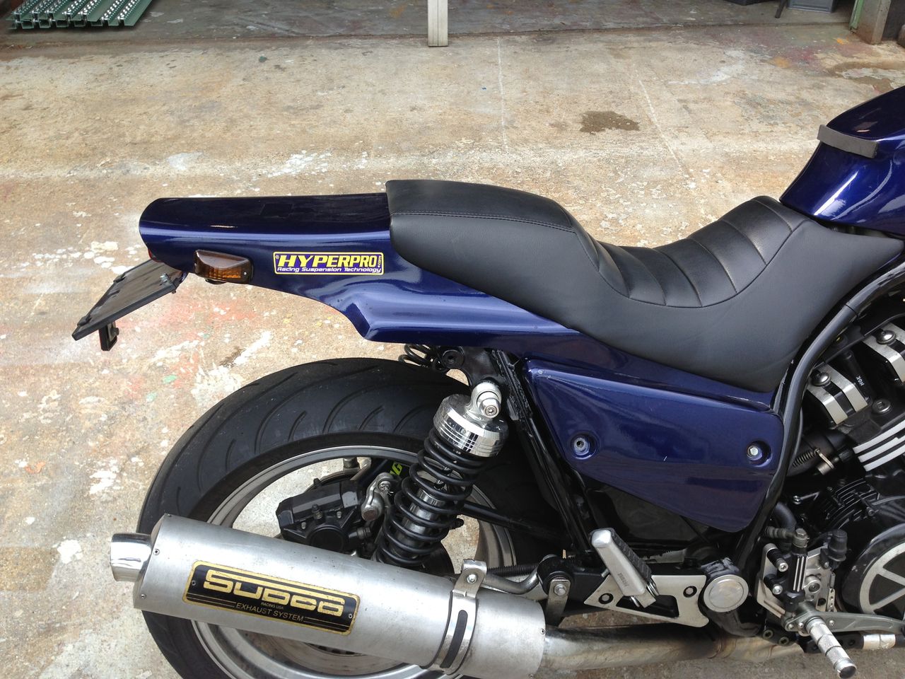 V-MAX 1200 シート シートカウル 塗装済み カスタム バイク (机下