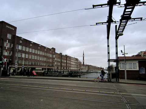 オーナーのお気に入りの写真を再現した 19 個のミニマルなタトゥー