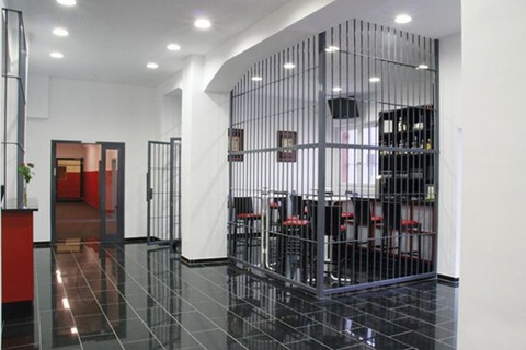 フィンランドのアーティストが「紙のサムライ」を作るのに3か月かかる