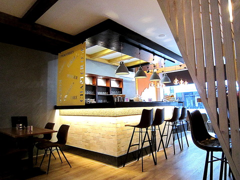 オーナーのお気に入りの写真を再現した 19 個のミニマルなタトゥー