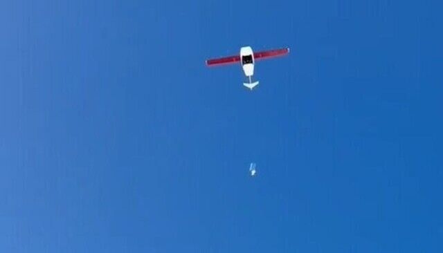 【動画】 ドローンによる配送業務。爆弾投下みたいでイメージと違うｗ！！