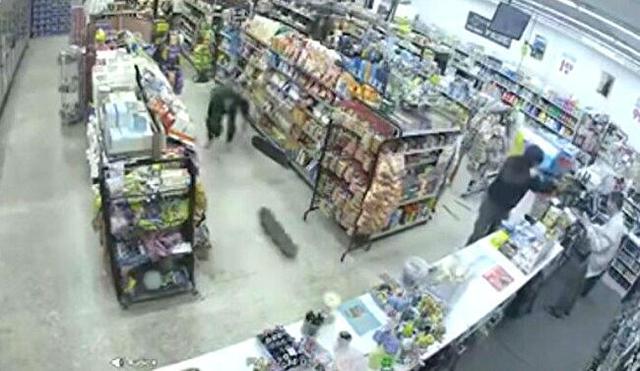 【動画】 コントだよねｗ！？全米が許したという万引き犯の映像ｗ！！
