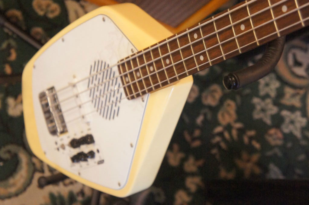 完全自己解決モデル VOX / APACHE-II Bass : 松栄堂楽器【燃えよ