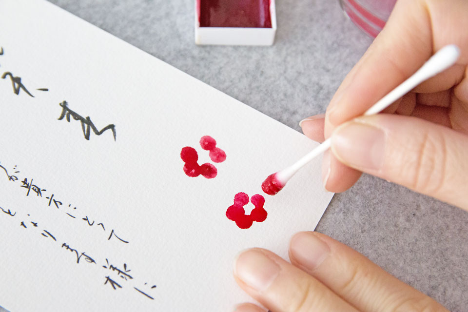 梅の花を綿棒で 簡単手書き和風年賀状 点と線でつくる 手書きアートと雑貨のアイデア帖