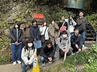 ②