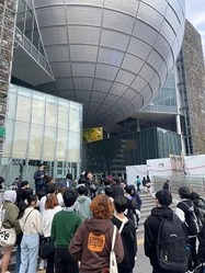②