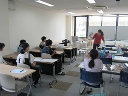 ②