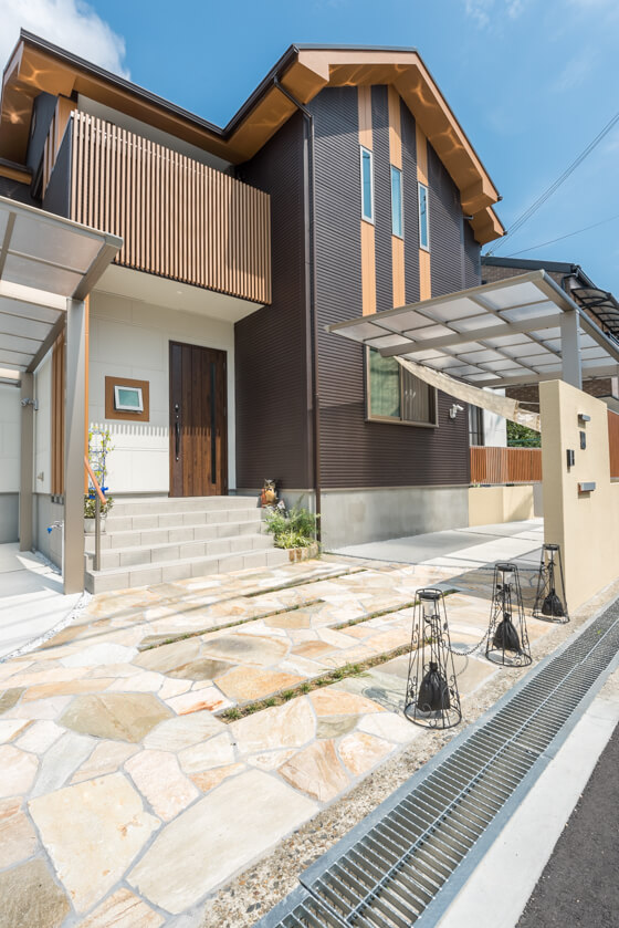 外観デザイン 気品がある切妻屋根の和モダンスタイルm様邸 注文住宅ブログ 大阪京都で注文建築専門の工務店は匠建枚方 外観デザイン 気品がある切妻屋根の和モダンスタイルm様邸 注文住宅ブログ 大阪京都で注文建築専門の工務店は匠建枚方