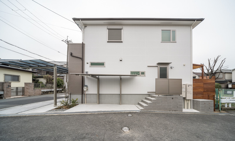水平ラインが美しい寄棟屋根の落ち着いた外観スタイル 注文住宅ブログ 大阪京都で注文建築専門の工務店は匠建枚方 水平ラインが美しい寄棟屋根の落ち着いた外観スタイル 注文住宅ブログ 大阪京都で注文建築専門の工務店は匠建枚方