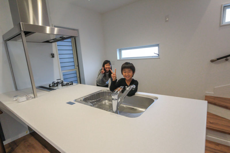 注文住宅i様邸 リビングは小窓でデザインしてプライベートを確保 注文住宅ブログ 大阪京都で注文建築専門の工務店は匠建枚方 注文住宅i様邸 リビングは小窓でデザインしてプライベートを確保 注文住宅ブログ 大阪京都で注文建築専門の工務店は匠建枚方