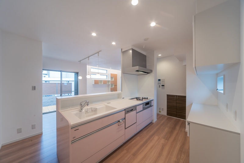 サンゲツの木目調クロスとシンコールの石目調の壁紙でオシャレにデザイン 注文住宅ブログ 大阪京都で注文建築専門の工務店は匠建枚方