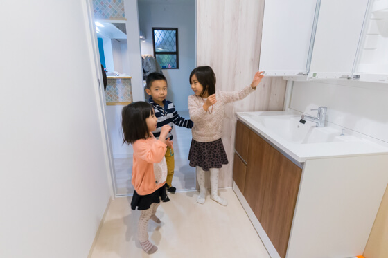 宇治市t様邸のお披露目会 クローゼットは子供たちの遊び場 注文住宅ブログ 大阪京都で注文建築専門の工務店は匠建枚方