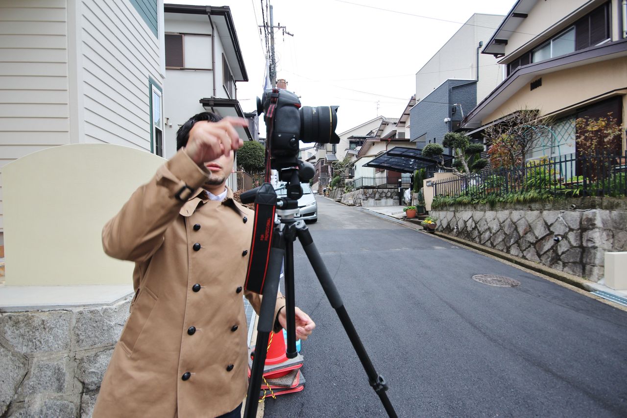 枚方市長尾西町モデルハウス プロカメラマンの撮影風景 注文住宅ブログ 大阪京都で注文建築専門の工務店は匠建枚方