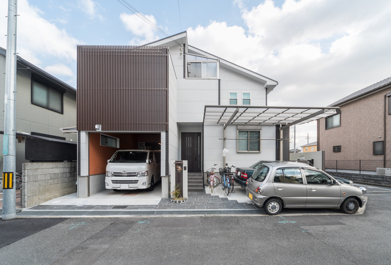 3台分の駐車スペース ビルトインガレージのあるスタイリッシュモダンの家 注文住宅ブログ 大阪京都で注文建築専門の工務店は匠建枚方 3台分の駐車スペース ビルトインガレージのあるスタイリッシュモダンの家 注文住宅ブログ 大阪京都で注文建築専門の工務店は匠建枚方