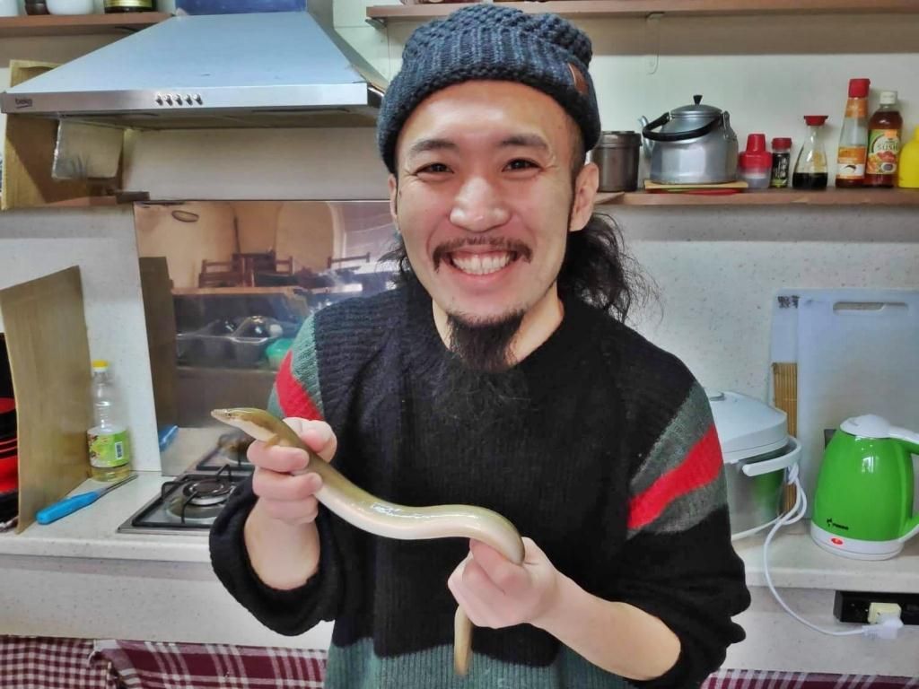 食テロ アルバニア天然うなぎを捌くところからうな丼作ったった ちょっとアルバニアで開業してくる